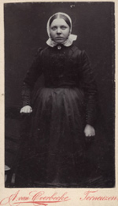 530 Adriana Poissonnier, geboren Schoondijke 15 september 1872, overleden na 1944?, dochter van Francois Poissonnier en ...