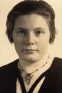 861 Tanneke Maria van der Hooft, geboren Groede 5 september 1913, dochter van Jannis Abraham van der Hooft en Johanna ...