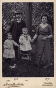 878 Emile Alphonse Buijsse, geboren Sluis 3 september 1880, overleden Den Haag 2 april 1941, onderwijzer, zoon van ...