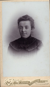 879 Janneke Suzanna Fremouw, geboren Groede 16 december 1878, dochter van Cornelis Fremouw en Dina van Overbeeke, ...