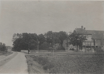 0690-3351 Culemborgseweg met trambaan en villa Fransenhof .
