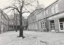 1303 Rond 1900 werd het Pensionaat Mariakroon gebouwd. Te zien is hier het Binnenhof.