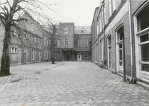 1307 Rond 1900 werd het Pensionaat Mariakroon gebouwd. Te zien is hier het Binnenhof.