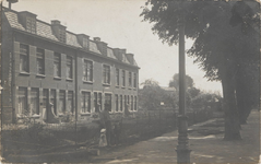 15 Het Wezel aan de Westersingel Een blok huizen van nummer 76 tot en met 86, gebouwd op het bouwterrein genaamd de ...