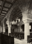 419 Interieur katholieke kerk, middenschip richting kerkorgel
