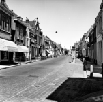 22-9525 Straatgezicht met stadspomp