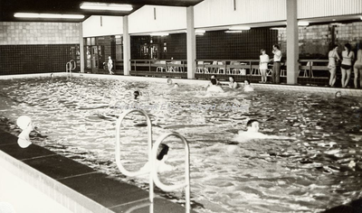 EHC-0001005 Het Prins Willem-Alexander zwembad gelegen aan de Tunnelstraat.