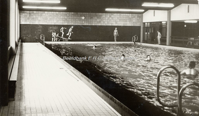 EHC-0001006 Het Prins Willem-Alexander zwembad gelegen aan de Tunnelstraat.