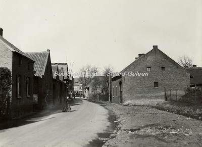EHC-0001025 De oude Lutterader Dorpstraat met op de achtergrond de Tunnelstraat.