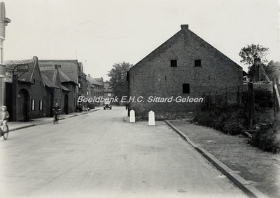 EHC-0001028 De oude Lutterader Dorpstraat met op de achtergrond de Tunnelstraat.