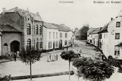 EHC-0001042 De Pieterstraat gezien vanaf het Wilhelminaplein in zuidelijke richting.