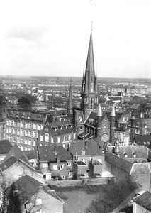 397_10_15 Gezicht op de basiliek van O.L. Vrouw van het Heilig Hart aan de Oude Markt Sittard