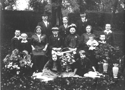 397_14_20 Groepsfoto gouden bruidspaar Habets