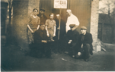 407_0143 Groepsfoto in de vroegere Dorpsstraat