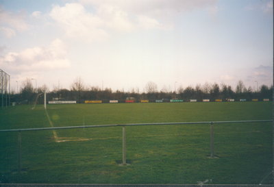 407_0180 Voelbalveld van D.V.O. aan de Doctor A.F. Philipsstraat.