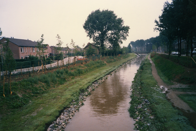 407_0535 Geleenbeek met links de Thorbeckestraat en rechts de Doctor Schaepmanstraat. op de achtergrond brug van de ...
