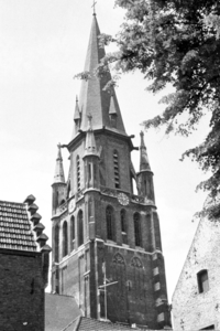 409_03_29 Kerkplein met toren St. Petruskerk ofwel Grote Kerk