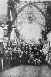 409_03_33 Viering 25-jarig bestaan van de Basiliek door de Broederschap van OL Vrouw van het Heilig Hart in 1893