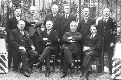 409_03_42 Groepsfoto onbekend gezelschap