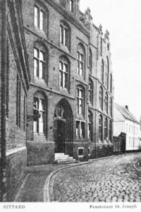 409_05_37 Op de voorgrond links, de ingang van het Klooster Agnetenberg