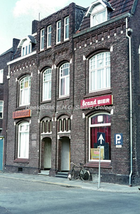 EHC-013-28 Oude binnenstad Sittard: hoek Wal Gasfabriek en Rosmolenstraat waar Don Kiesjot destijds gehuisvest was