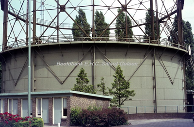 EHC-019-32 Gashouder aan de Agnetenwal achter de flats aan de Rosmolenstraat