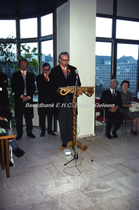 EHC-044-36 Receptie Oranjevereniging Sittard op Koninginnedag 1975.
