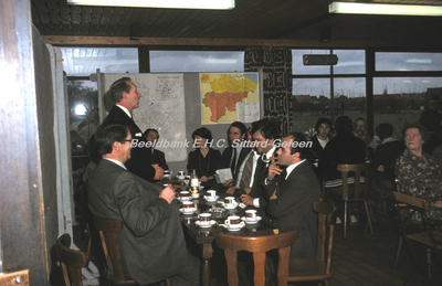 EHC-061-32 Ontvangst van het Gemeentebestuur en personeel van Sittard door het Gemeentebestuur van Hasselt op 07-10-1977.
