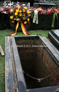 EHC-066-08 Begrafenis van Oud-Burgemeester Hub Dassen van de Gemeente Sittard op 21-08-1978.