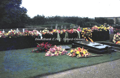 EHC-066-16 Begrafenis van Oud-Burgemeester Hub Dassen van de Gemeente Sittard op 21-08-1978.