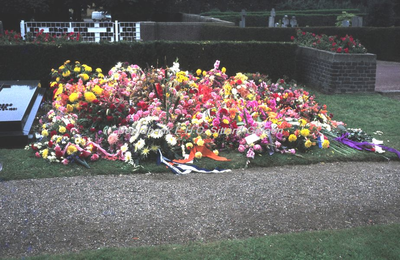 EHC-066-18 Begrafenis van Oud-Burgemeester Hub Dassen van de Gemeente Sittard op 21-08-1978.