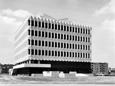 2459 Nieuw gebouwd Stadhuis Sittard aan de Baenjenstraat 1, thans Hub Dassenplein 1