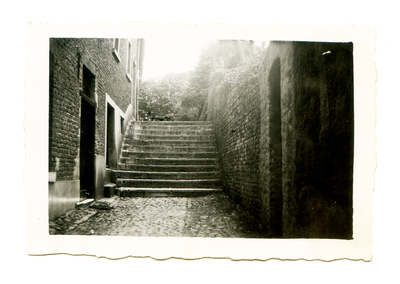 525_083 Opgang met trappen aan de Putstraat naar de Fort Sanderboutwal