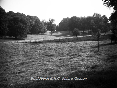 ehc_gp_136 Weien en weien met bomen in het Limburgse landschap