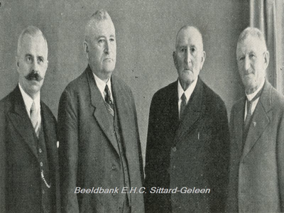 13-p28 Zilveren Jubileum Coöperatieve Melkinrichting St. Rosa SittardLinks Directeur F. Cremers samen met het Dagelijks ...