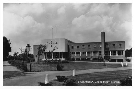 194139 Voorzijde van het internaat van de broeders van De La Salle te Stevensbeek