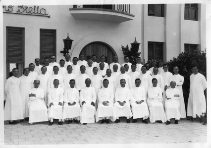 194164 Broeders van De La Salle bij huize Stella Maris te Saveneta (Aruba)