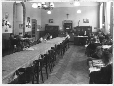 194291 Studiezaal van het Sint Joseph internaat in Roermond