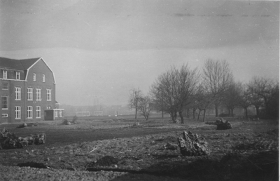 182078 Braakliggend terrein na rooiwerkzaamheden naast het klooster te Bleijerheide