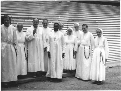 162089 Bezoek van de bisschoppen aan het hospitalteam te Sengerema (Tanzania)