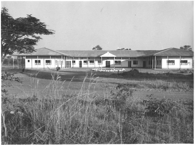 162091 Hoofdgebouw van het Sengerema Hospital te Serengema (Tanzania)