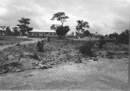 162116 Tijdens de bouw van het hospitaal te Sengerema (Tanzania)