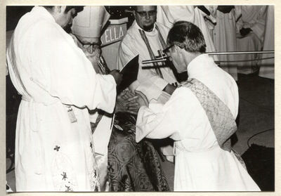 220044 Priesterwijding door de bisschop van Orsorno (Chili)
