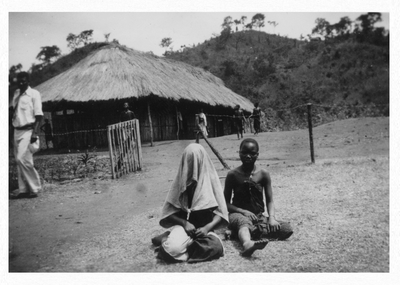 161322 Huwbaar meisje naar de kerk in de parochie Singisai, bisdom Morogoro Tanzania