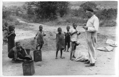 161323 Zand verkoop in de parochie Tangeni, bisdom Morogoro Tanzania