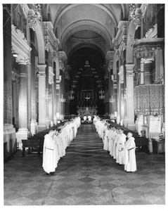 130602 Het generaal kapittel tijdens een gebedsdienst in de Basiliek van San Domenico te Bologna, Italië