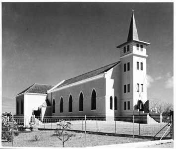 130659 Rooms-Katholieke kerk in de wijk Montagne te Willemstad, Curaçao (Antillen)