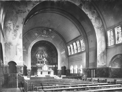 130685 Interieur kapel bij het Sint Dominicuscollege in Neerbosch bij Nijmegen