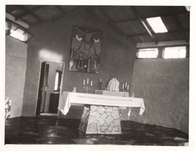 230195 Interieur van de nieuwe kerk te Shappa Mariam (Ethiopië)