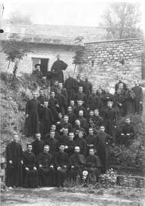 230328 Groepsfoto seminaristen van kort voor de oorlog (Eerste Wereldoorlog) in Frankrijk
